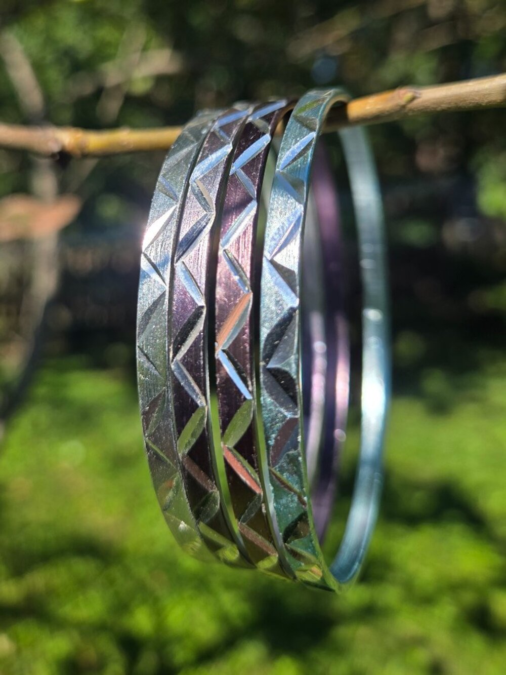 Exquisite metal bangles 4 pc - Picture 7 of 13